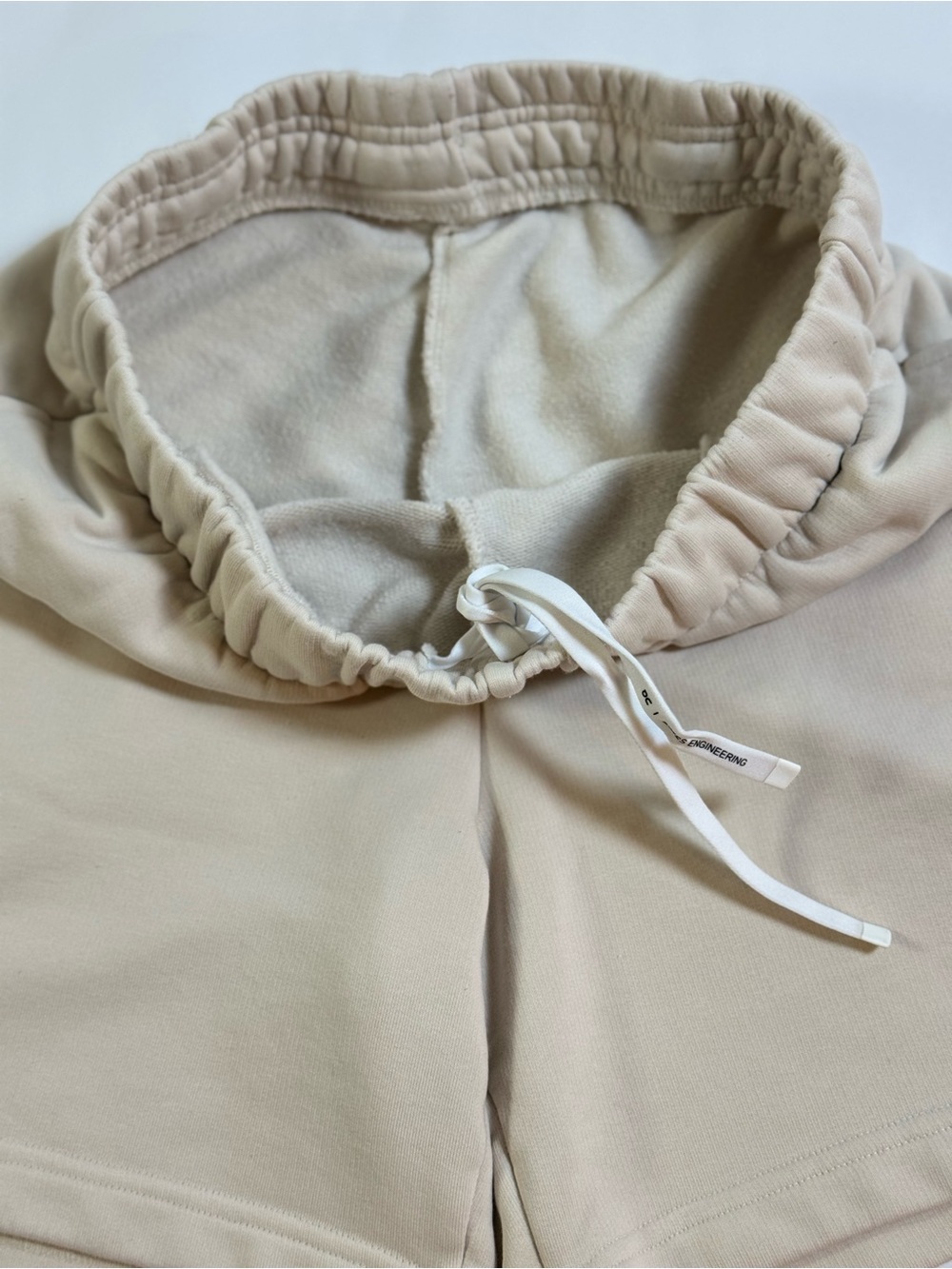 On Running Fleece Club Shorts Men’s Small Desert - Picture 3 of 11